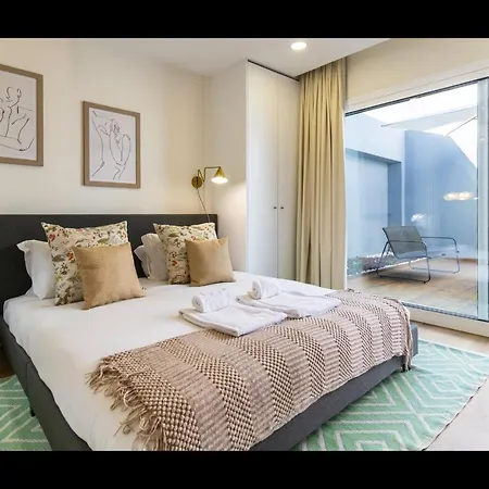Stunning Studio W/ Patio & Ac By Lovelystay Πόρτο