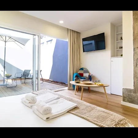Stunning Studio W/ Patio & Ac By Lovelystay Διαμέρισμα