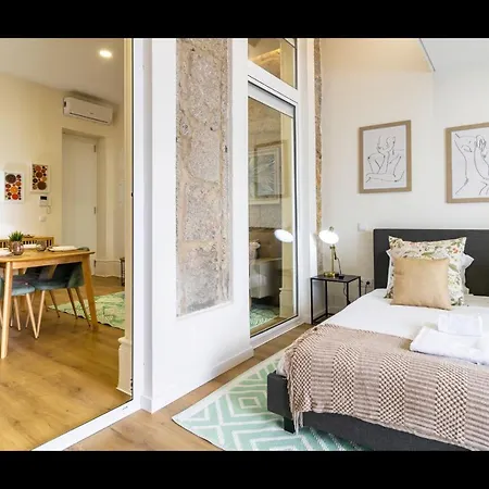 Stunning Studio W/ Patio & Ac By Lovelystay Porto