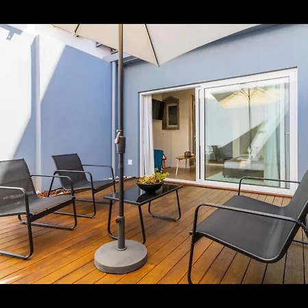 Stunning Studio W/ Patio & Ac By Lovelystay Apartment Porto
