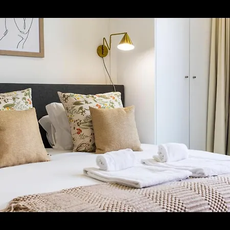 Stunning Studio W/ Patio & Ac By Lovelystay